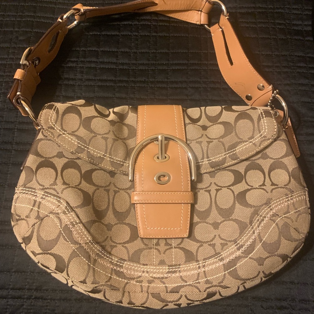 Coach Signature shoulder bag